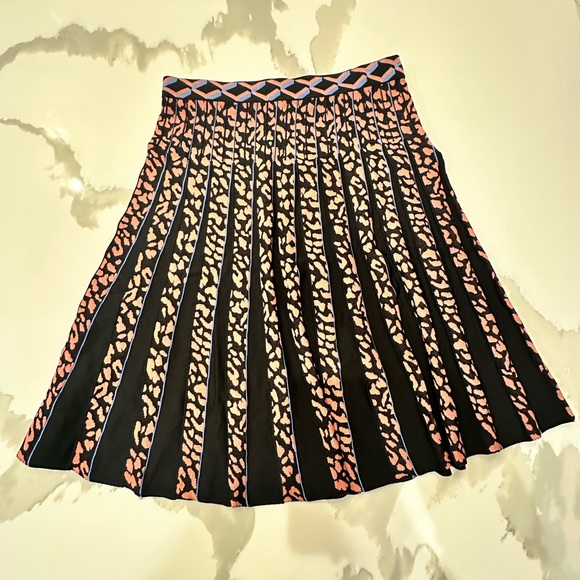 NWT DVF Woman Kalina Pleated Snake-print
Chiffon Midi Skirt Sky Blue -size M - Picture 2 of 8